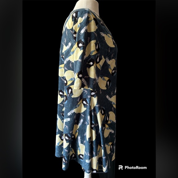 EUC LuLuRoe Yellow Bird T-Shirt Women’s Size Medium - Picture 2 of 8